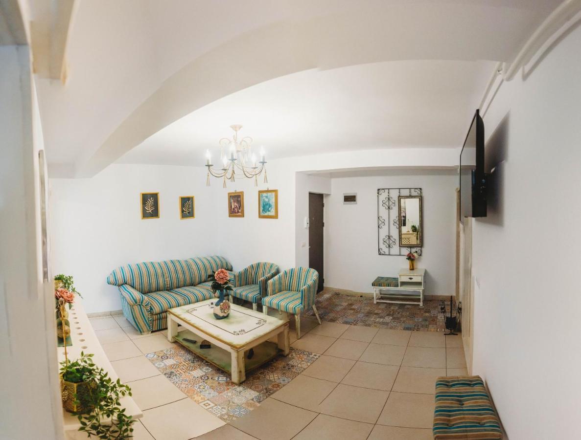 La Contessa Apartament Targu Neamt Exterior photo